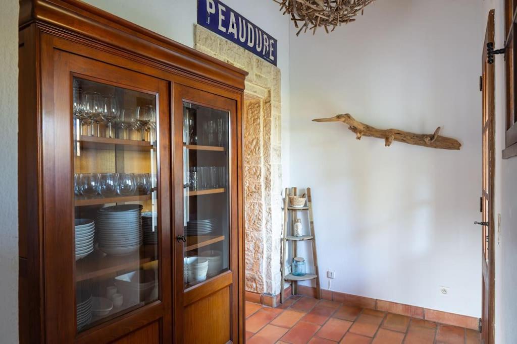Mas Provencal De 120M2 En Camargue, Avec Piscine Et Parking Inclus, Ideal Pour Des Vacances آرْلْ المظهر الخارجي الصورة