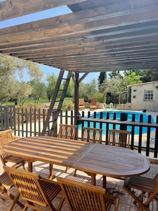 Mas Provencal De 120M2 En Camargue, Avec Piscine Et Parking Inclus, Ideal Pour Des Vacances آرْلْ المظهر الخارجي الصورة