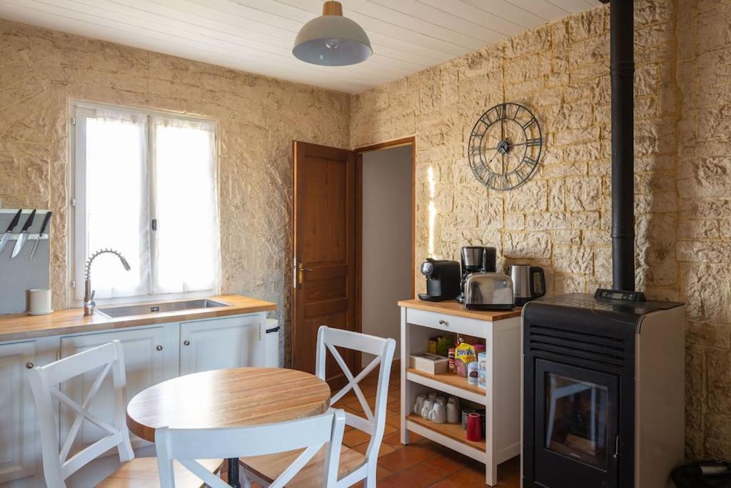 Mas Provencal De 120M2 En Camargue, Avec Piscine Et Parking Inclus, Ideal Pour Des Vacances آرْلْ المظهر الخارجي الصورة